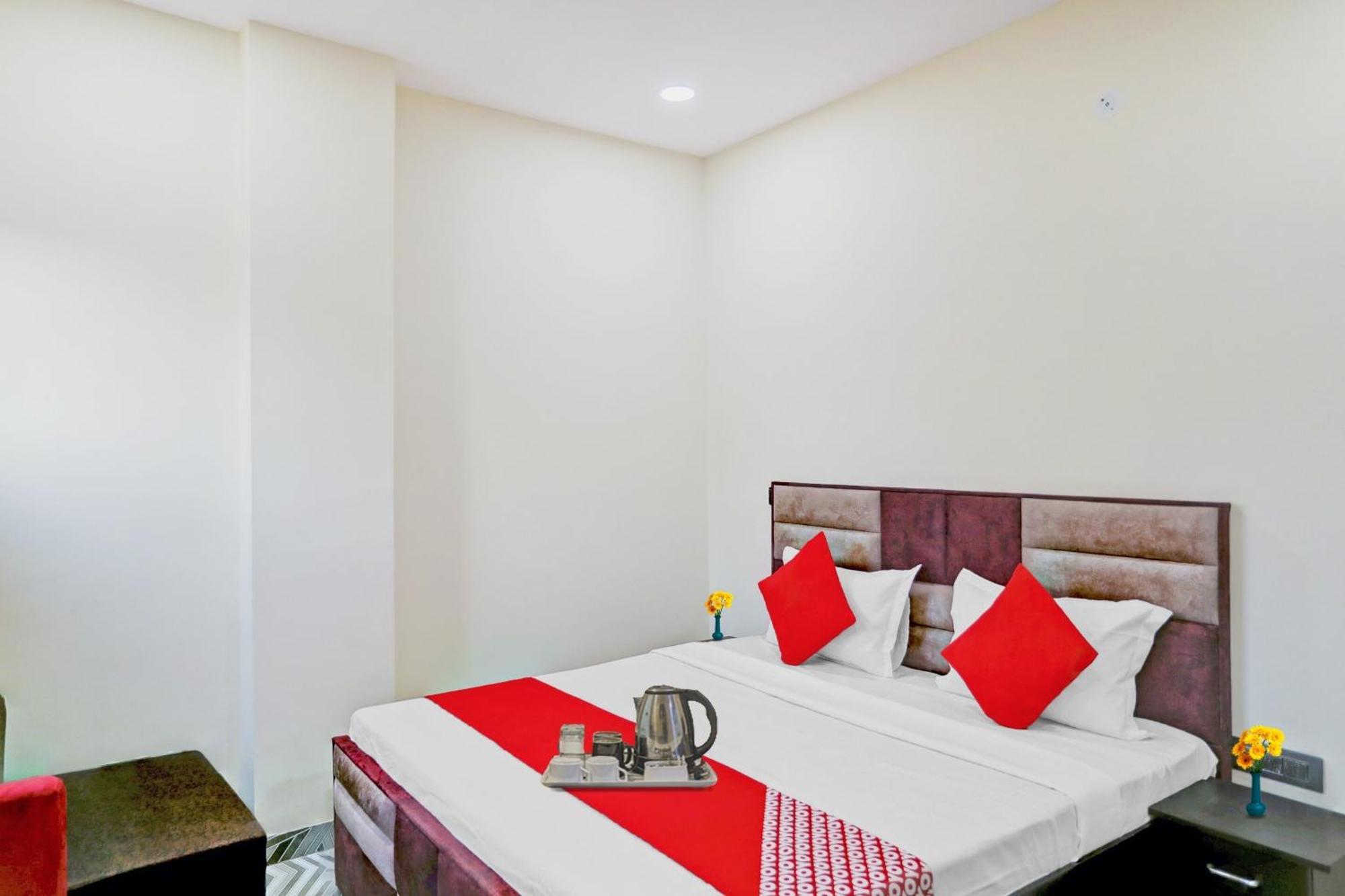 Hotel O Royal Lotus Stay Near Ip Extension Metro Station Neu-Delhi Exterior foto